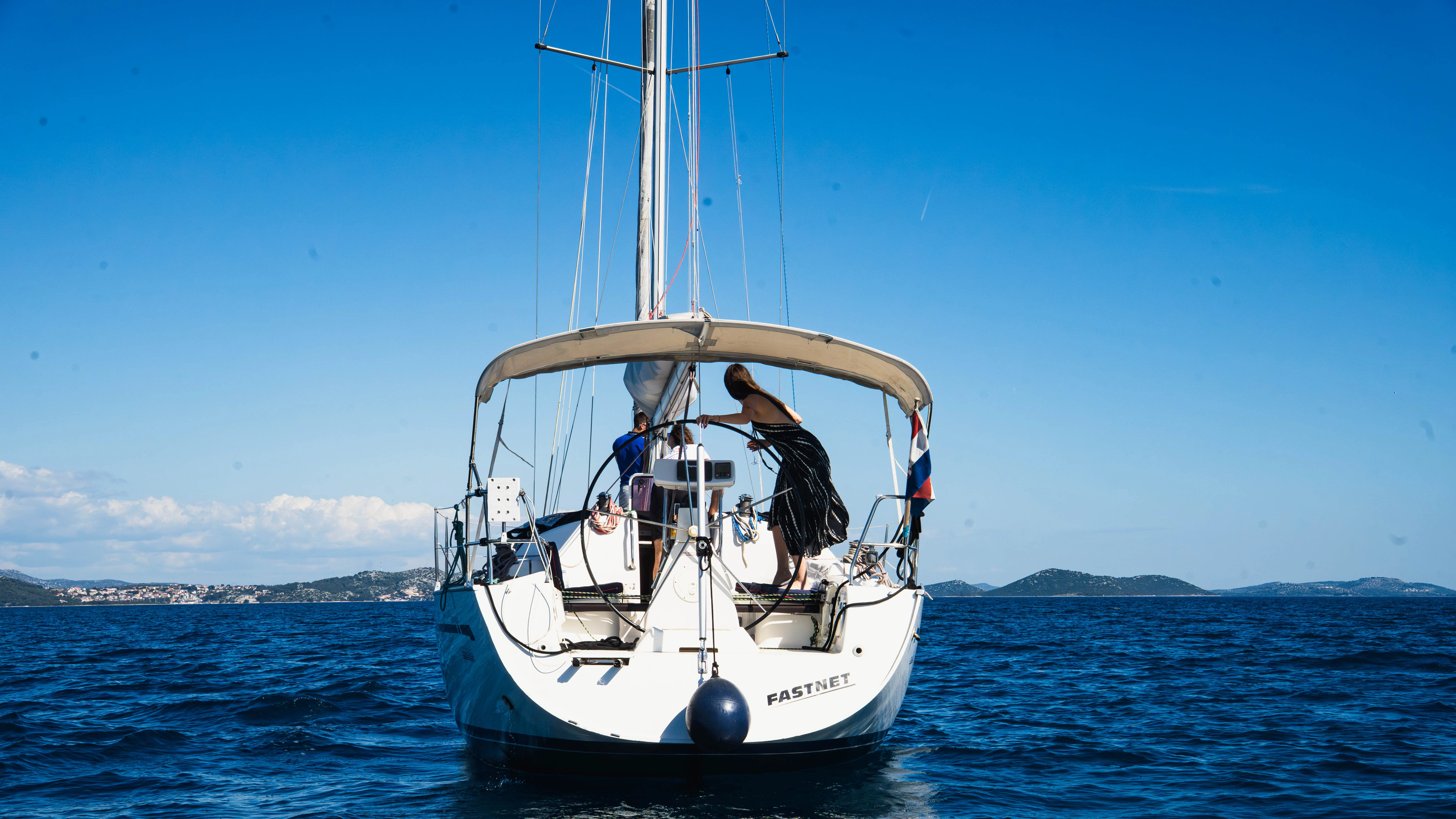 Chill and Sail gallery image